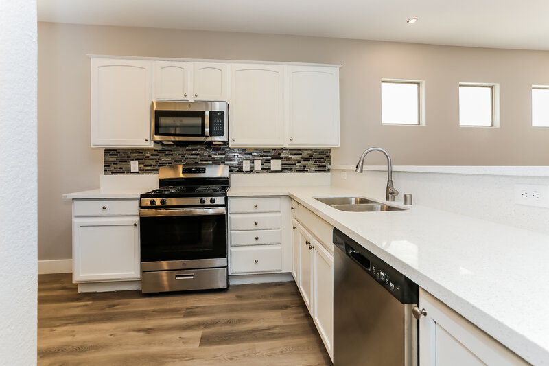 2,990/Mo, 605 W Coastal Dreams Ave North Las Vegas, NV 89031 Kitchen View