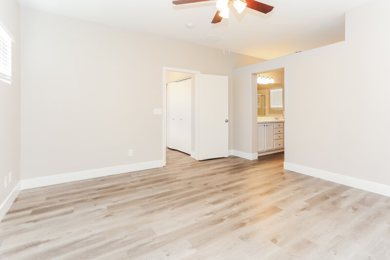 2,990/Mo, 605 W Coastal Dreams Ave North Las Vegas, NV 89031 Main Bedroom View 2