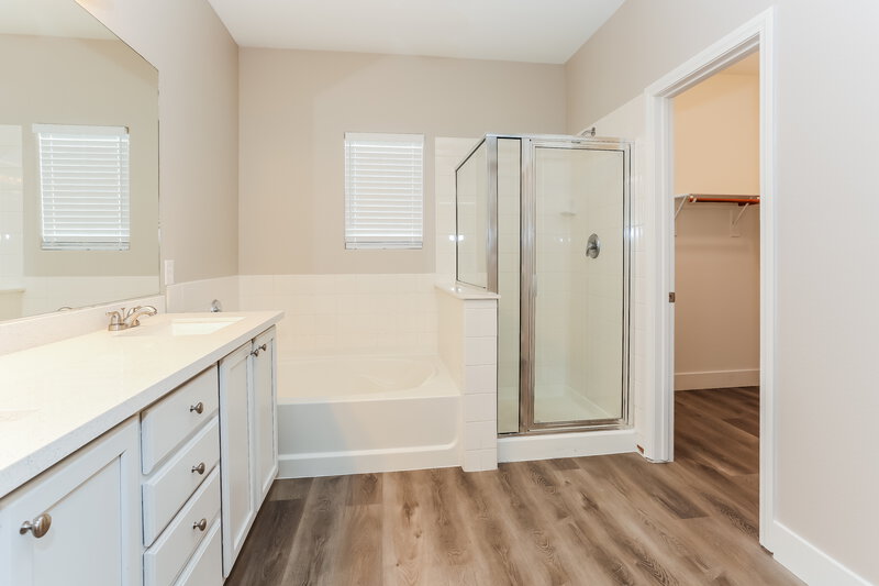 2,990/Mo, 605 W Coastal Dreams Ave North Las Vegas, NV 89031 Main Bathroom View