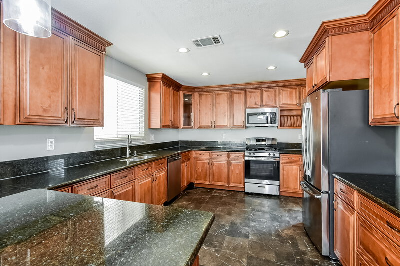 2,070/Mo, 1423 Grey Knoll Cir North Las Vegas, NV 89031 Kitchen View