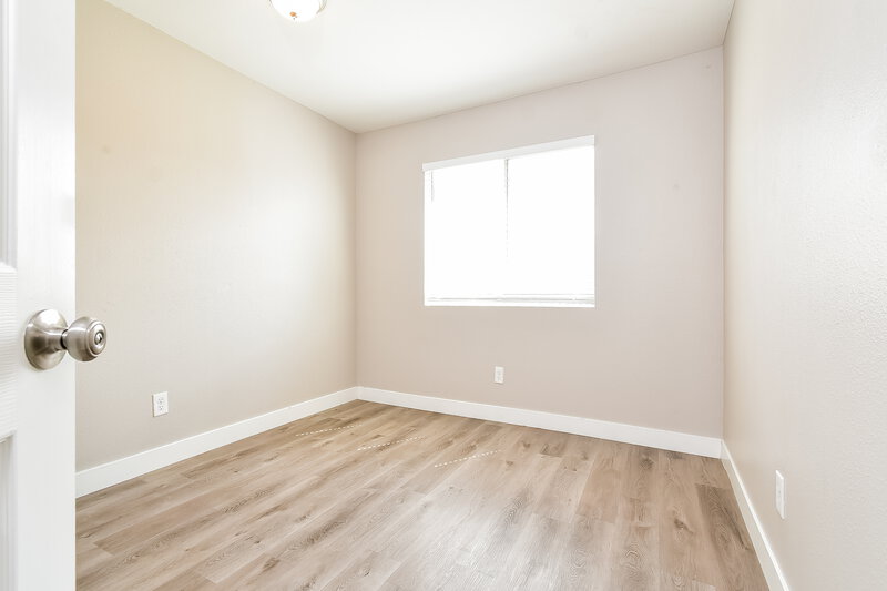 2,070/Mo, 1423 Grey Knoll Cir North Las Vegas, NV 89031 Bedroom View 2