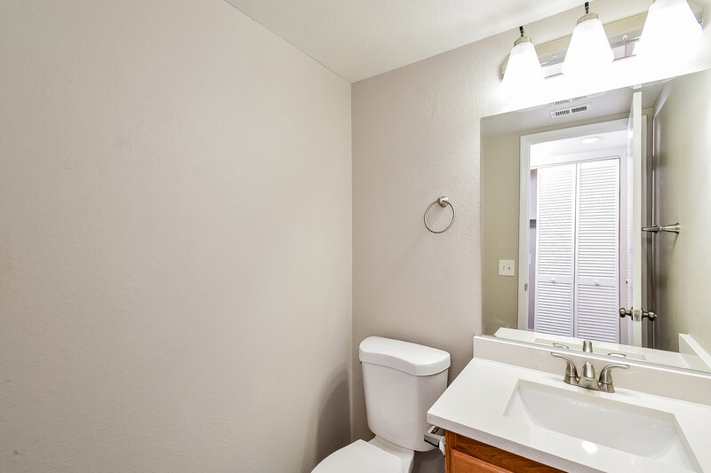 2,070/Mo, 1423 Grey Knoll Cir North Las Vegas, NV 89031 Bathroom View