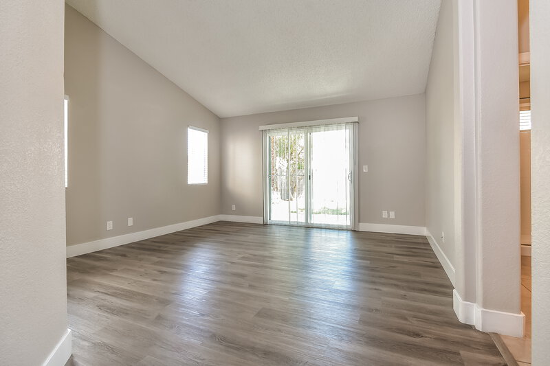 2,225/Mo, 5520 Red Sun Dr Las Vegas, NV 89149 Main Bedroom View