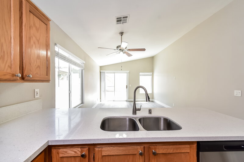 2,095/Mo, 9412 Morehouse Pl Las Vegas, NV 89123 Kitchen View 2