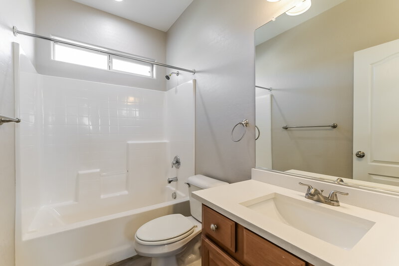 1,890/Mo, 10563 La Campana St Las Vegas, NV 89179 Bathroom View