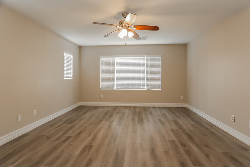 2,385/Mo, 5809 Magic Oak St North Las Vegas, NV 89031 Main Bedroom View