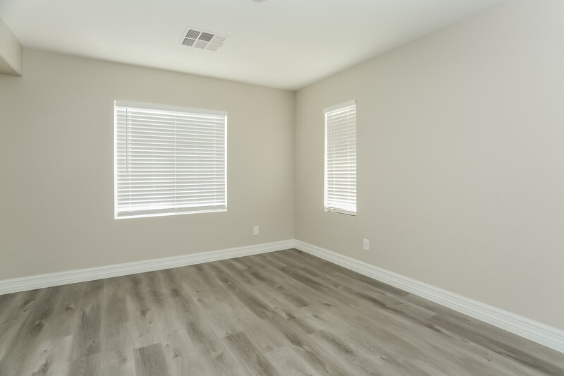 2,385/Mo, 5809 Magic Oak St North Las Vegas, NV 89031 Bedroom View 2