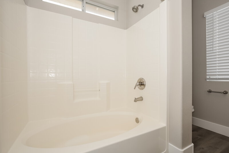 2,060/Mo, 4843 Cutting Diamond Ct North Las Vegas, NV 89081 Main Bathroom View 2