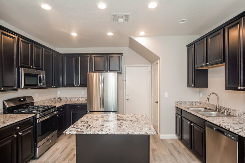 2,205/Mo, 620 Taliput Palm Pl Henderson, NV 89011 Kitchen View