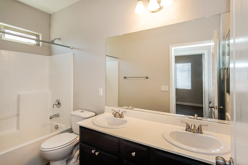 2,205/Mo, 620 Taliput Palm Pl Henderson, NV 89011 Bathroom View