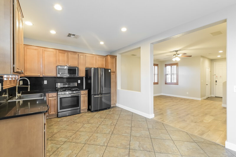 1,930/Mo, 44 Beach Haven Ave Las Vegas, NV 89183 Kitchen View 2