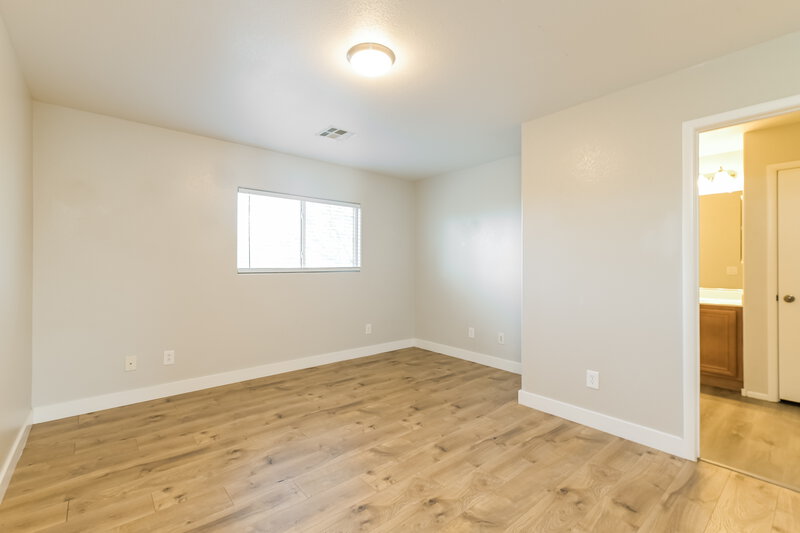 1,930/Mo, 44 Beach Haven Ave Las Vegas, NV 89183 Bedroom View 3