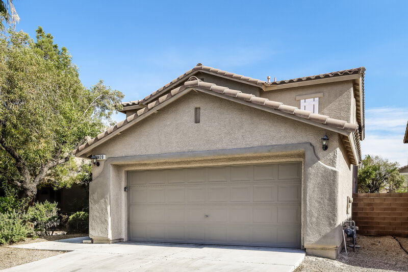 1,955/Mo, 2420 Cockatoo Dr North Las Vegas, NV 89084 Front View