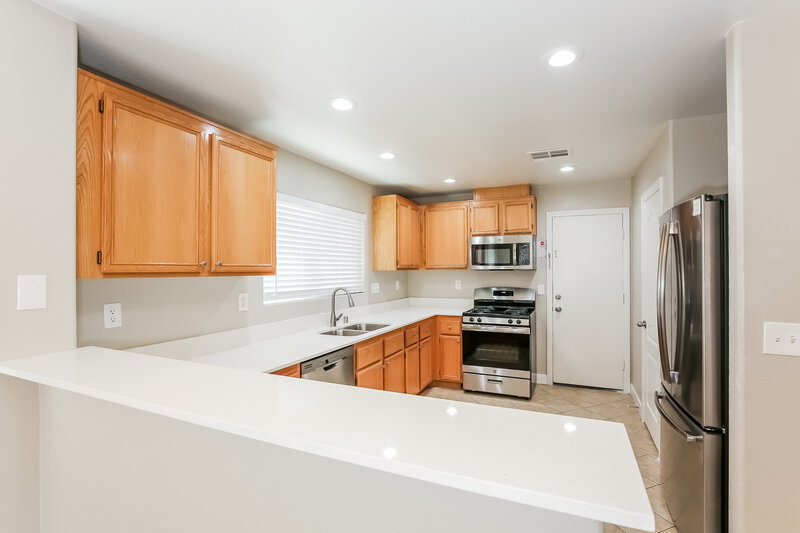 2,065/Mo, 2420 Cockatoo Dr North Las Vegas, NV 89084 Kitchen View