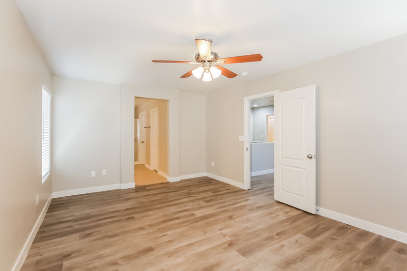 2,065/Mo, 2420 Cockatoo Dr North Las Vegas, NV 89084 Main Bedroom View 2