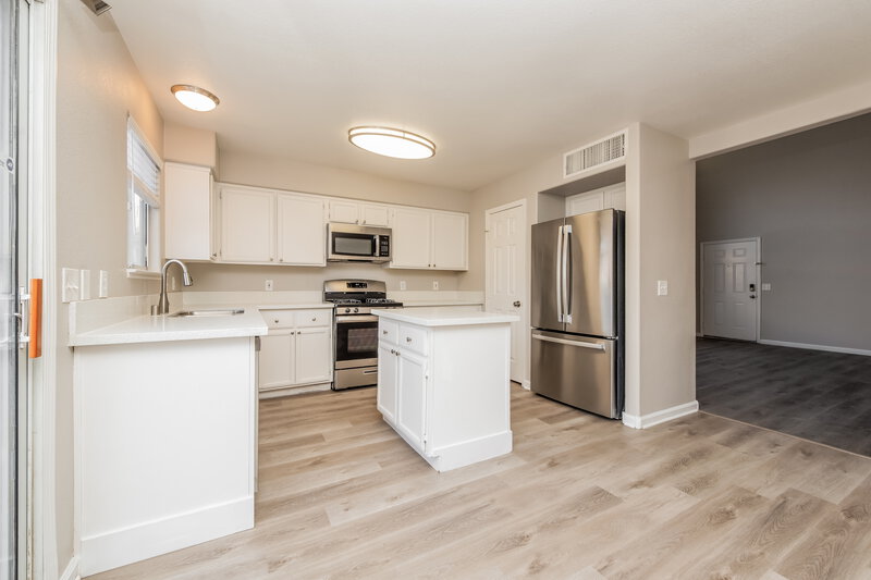 1,950/Mo, 6101 Bardstown Dr Las Vegas, NV 89130 Kitchen View 2