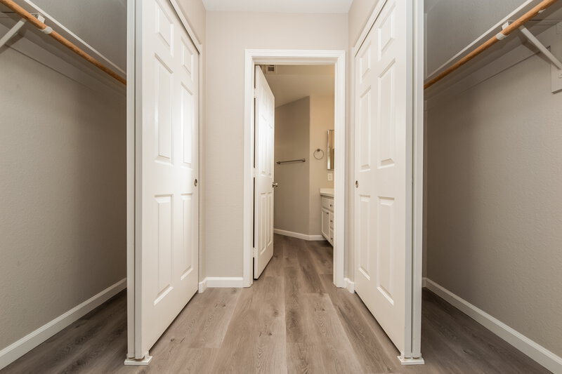 1,950/Mo, 6101 Bardstown Dr Las Vegas, NV 89130 Walk In Closet View