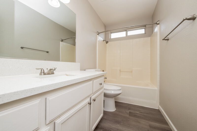 1,950/Mo, 6101 Bardstown Dr Las Vegas, NV 89130 Bathroom View