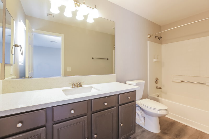 2,275/Mo, 9205 Millikan Ave Las Vegas, NV 89148 Main Bathroom View