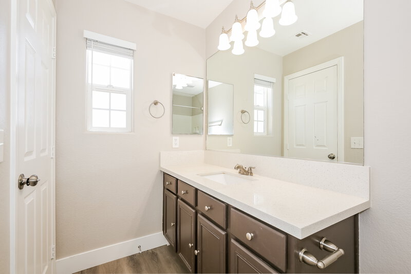 1,965/Mo, 9205 Millikan Ave Las Vegas, NV 89148 Main Bathroom View