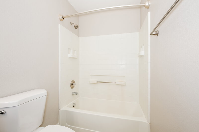 1,965/Mo, 9205 Millikan Ave Las Vegas, NV 89148 Bathroom View