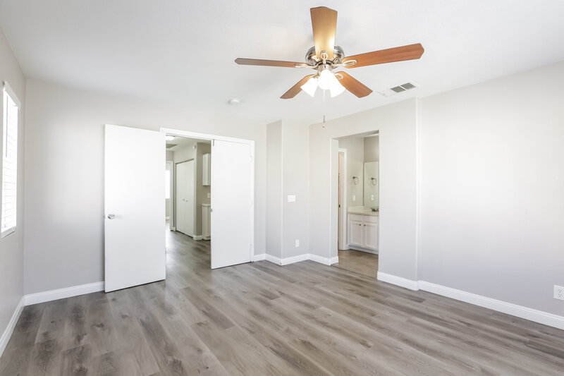 1,800/Mo, 2709 Positive Ct North Las Vegas, NV 89031 Main Bedroom View 2