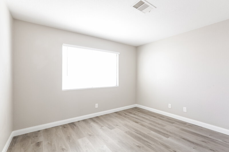1,800/Mo, 2709 Positive Ct North Las Vegas, NV 89031 Bedroom View 3