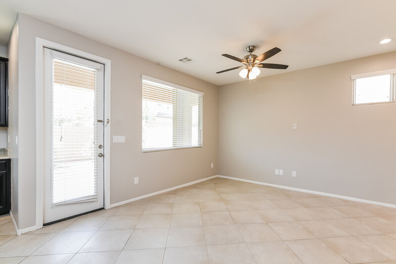 3,150/Mo, 6377 Kellyville Dr Las Vegas, NV 89122 Living Room View 2