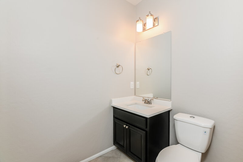 3,150/Mo, 6377 Kellyville Dr Las Vegas, NV 89122 Bathroom View