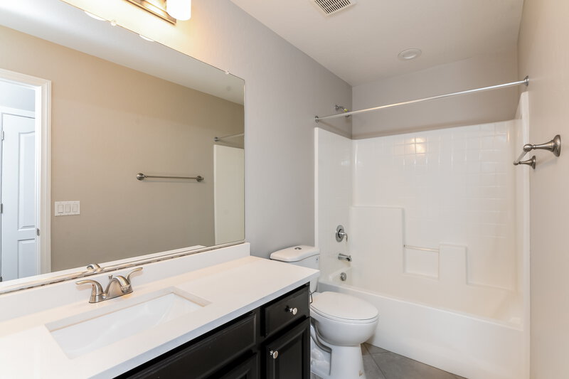 3,150/Mo, 6377 Kellyville Dr Las Vegas, NV 89122 Bathroom View 2