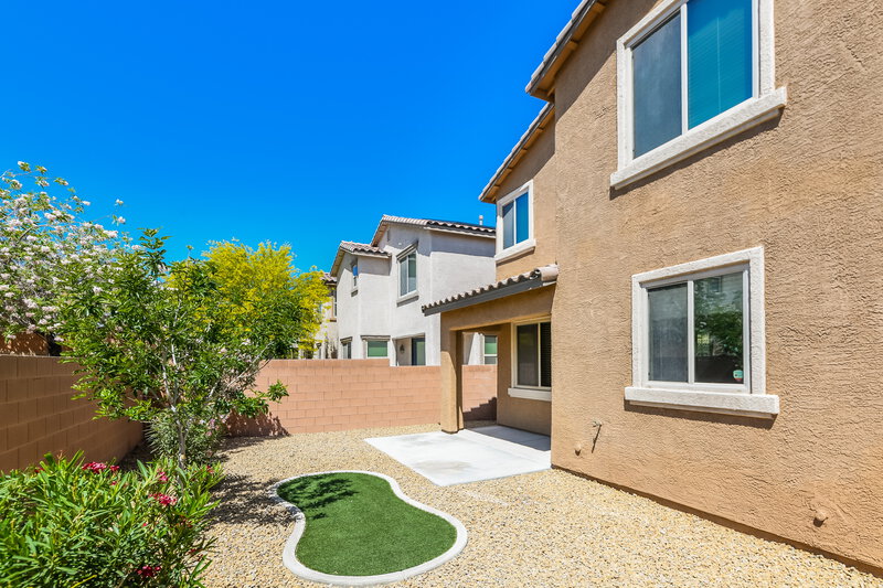 3,150/Mo, 6377 Kellyville Dr Las Vegas, NV 89122 Rear View