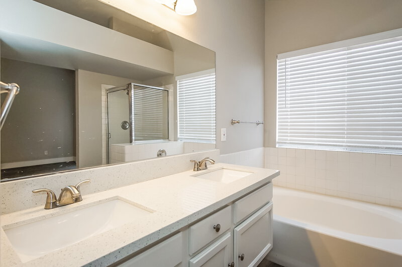2,165/Mo, 456 Wright Way Henderson, NV 89015 Main Bathroom View
