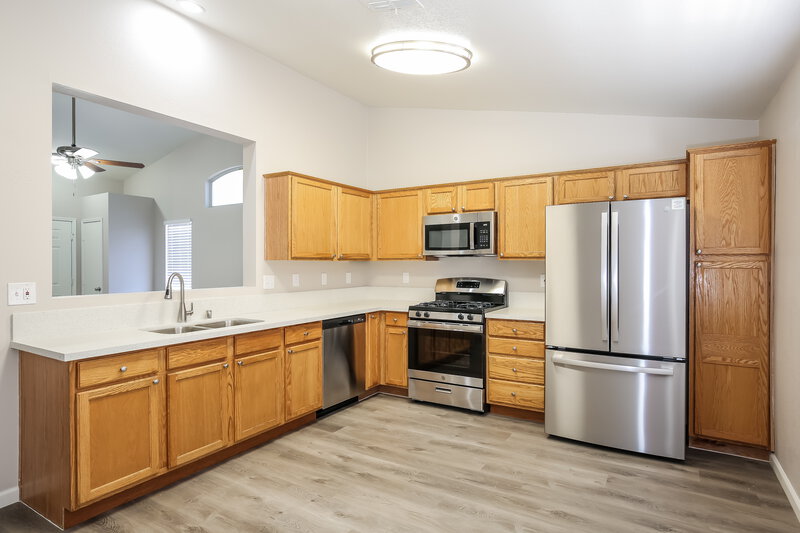 2,115/Mo, 913 Baritone Way North Las Vegas, NV 89032 Kitchen View