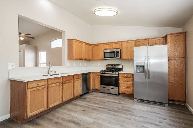 1,935/Mo, 913 Baritone Way North Las Vegas, NV 89032 Kitchen View