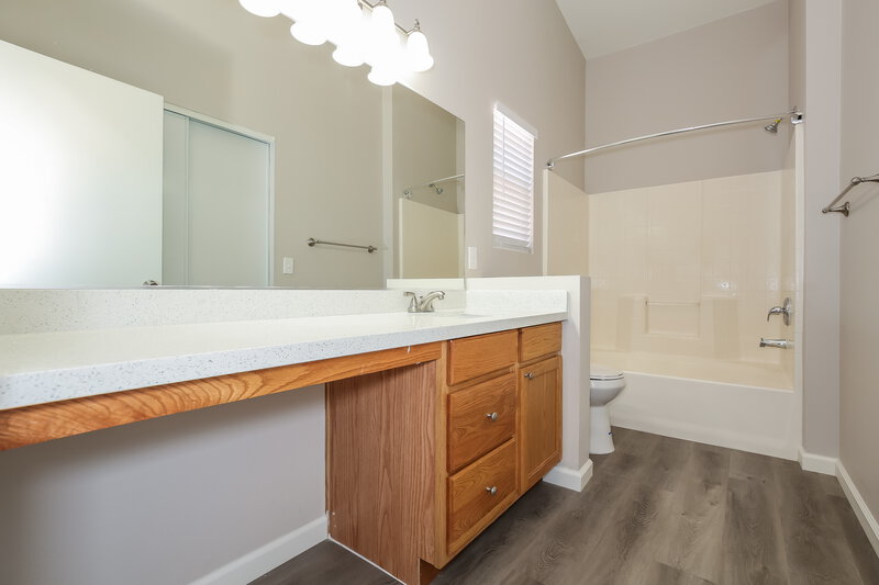 2,115/Mo, 913 Baritone Way North Las Vegas, NV 89032 Main Bathroom View