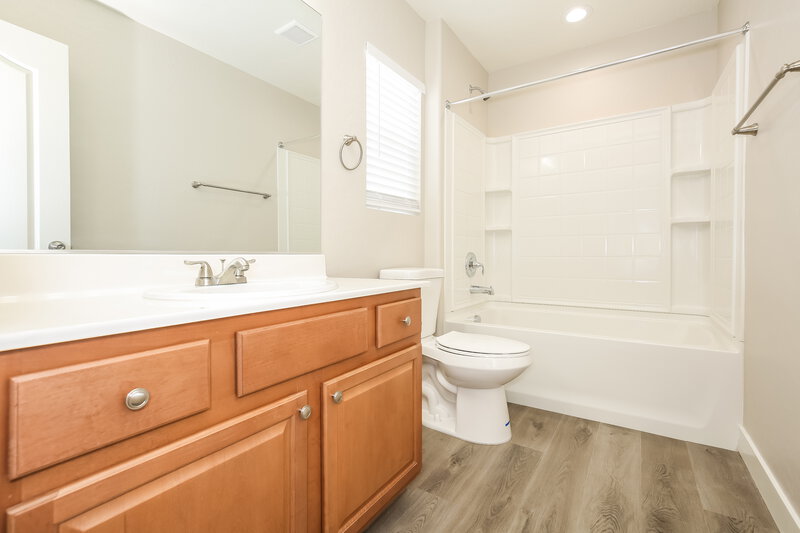 2,070/Mo, 1517 Beams Ave North Las Vegas, NV 89081 Bathroom View 2