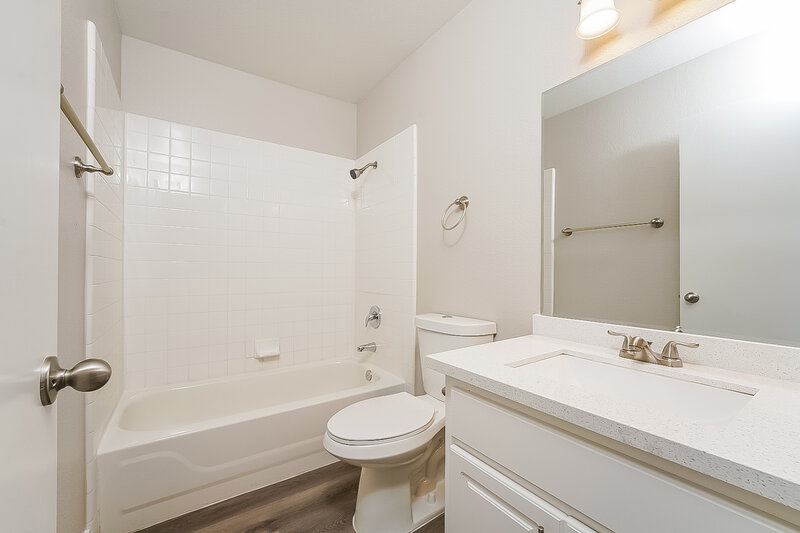 2,115/Mo, 8733 Country View Ave Las Vegas, NV 89129 Bathroom View