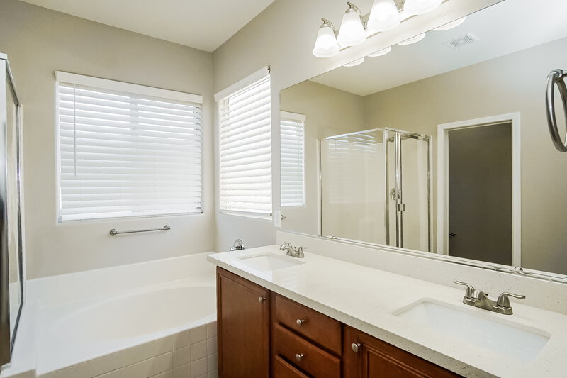 3,440/Mo, 5119 Silent Valley Ave Las Vegas, NV 89139 Main Bathroom View
