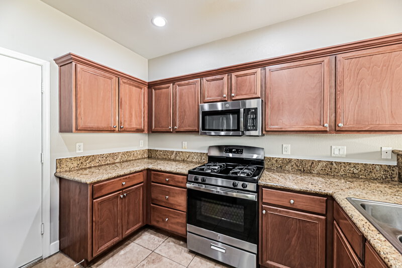 1,765/Mo, 932 Maple Pines Ave North Las Vegas, NV 89081 Kitchen View