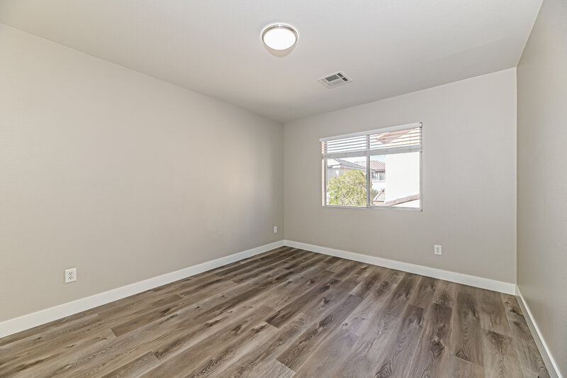1,765/Mo, 932 Maple Pines Ave North Las Vegas, NV 89081 Bedroom View 2