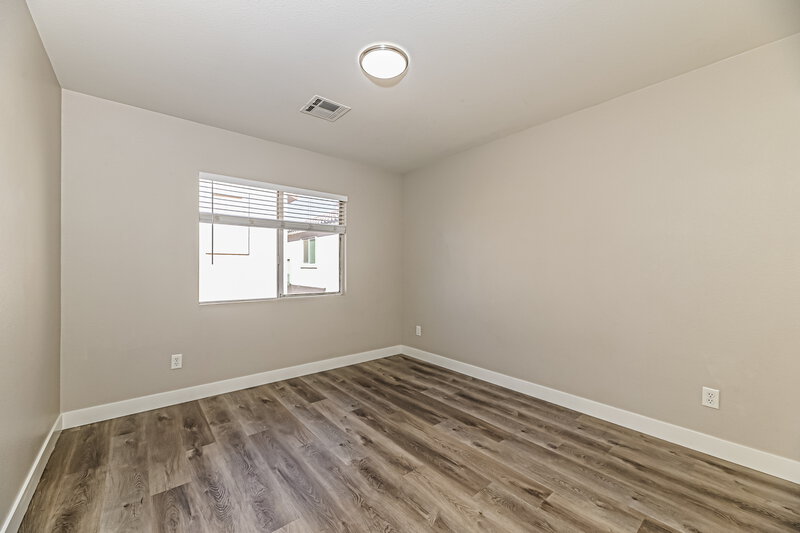 1,765/Mo, 932 Maple Pines Ave North Las Vegas, NV 89081 Bedroom View 3