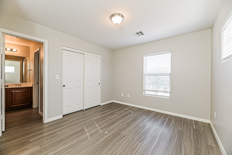 1,765/Mo, 932 Maple Pines Ave North Las Vegas, NV 89081 Bedroom View 4