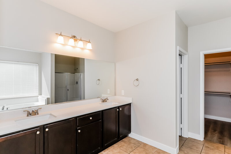 2,485/Mo, 9623 Vega Carpio Ave Las Vegas, NV 89178 Main Bathroom View