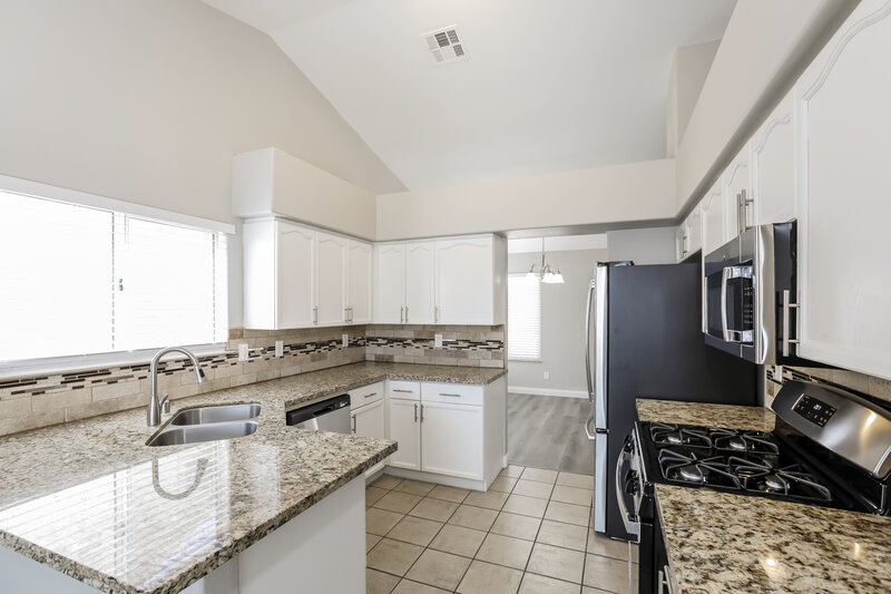2,130/Mo, 4340 W La Madre Way North Las Vegas, NV 89031 Kitchen View