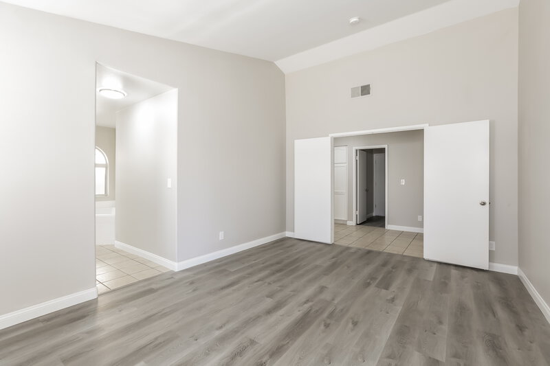 2,130/Mo, 4340 W La Madre Way North Las Vegas, NV 89031 Main Bedroom View 3