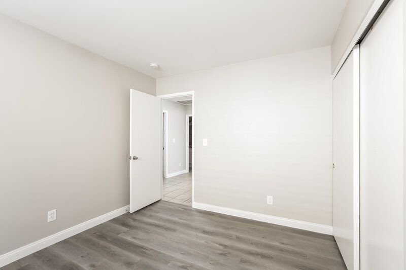 2,130/Mo, 4340 W La Madre Way North Las Vegas, NV 89031 Bedroom View 3