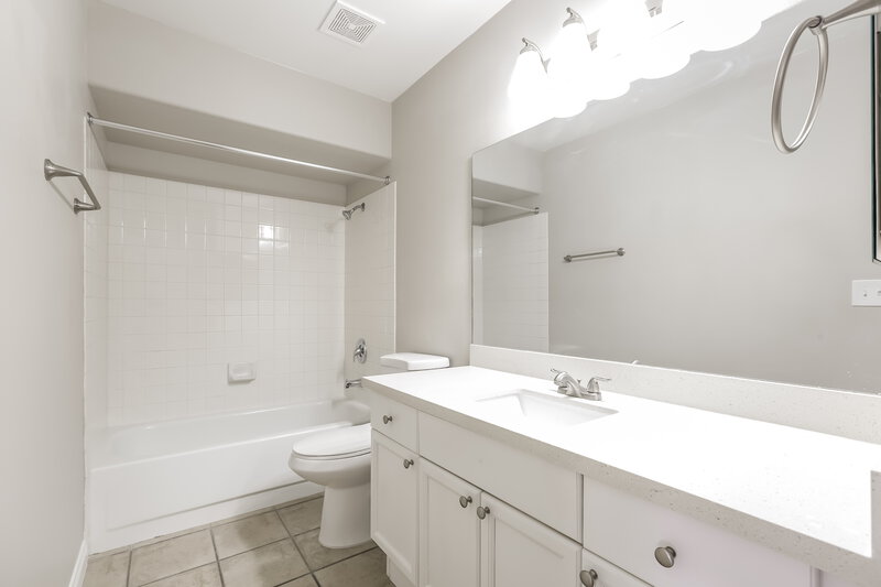 2,130/Mo, 4340 W La Madre Way North Las Vegas, NV 89031 Bathroom View