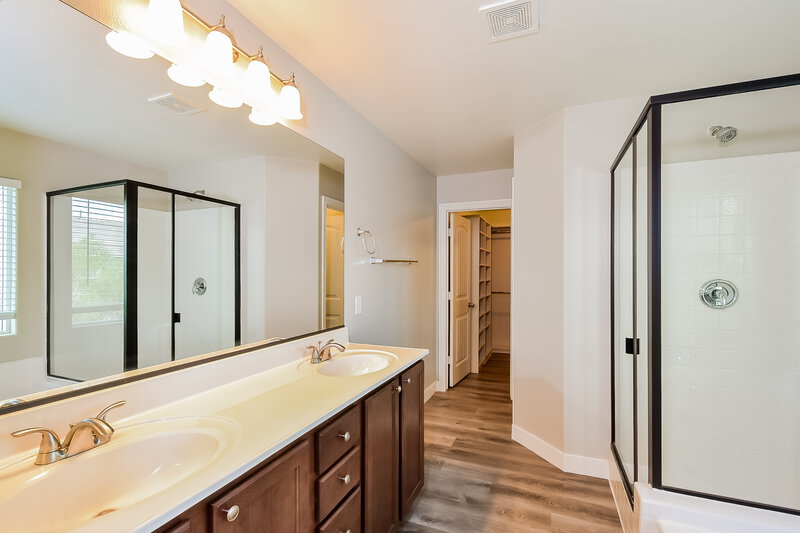 2,150/Mo, 10280 Gibson Isle Dr Las Vegas, NV 89166 Main Bathroom View