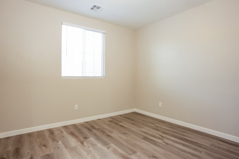2,350/Mo, 5637 Ingleside St North Las Vegas, NV 89081 Bedroom View