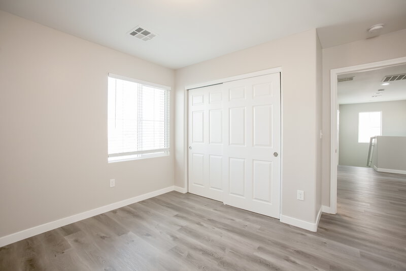 2,350/Mo, 5637 Ingleside St North Las Vegas, NV 89081 Bedroom View 3